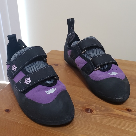 climbing shoes size 9
